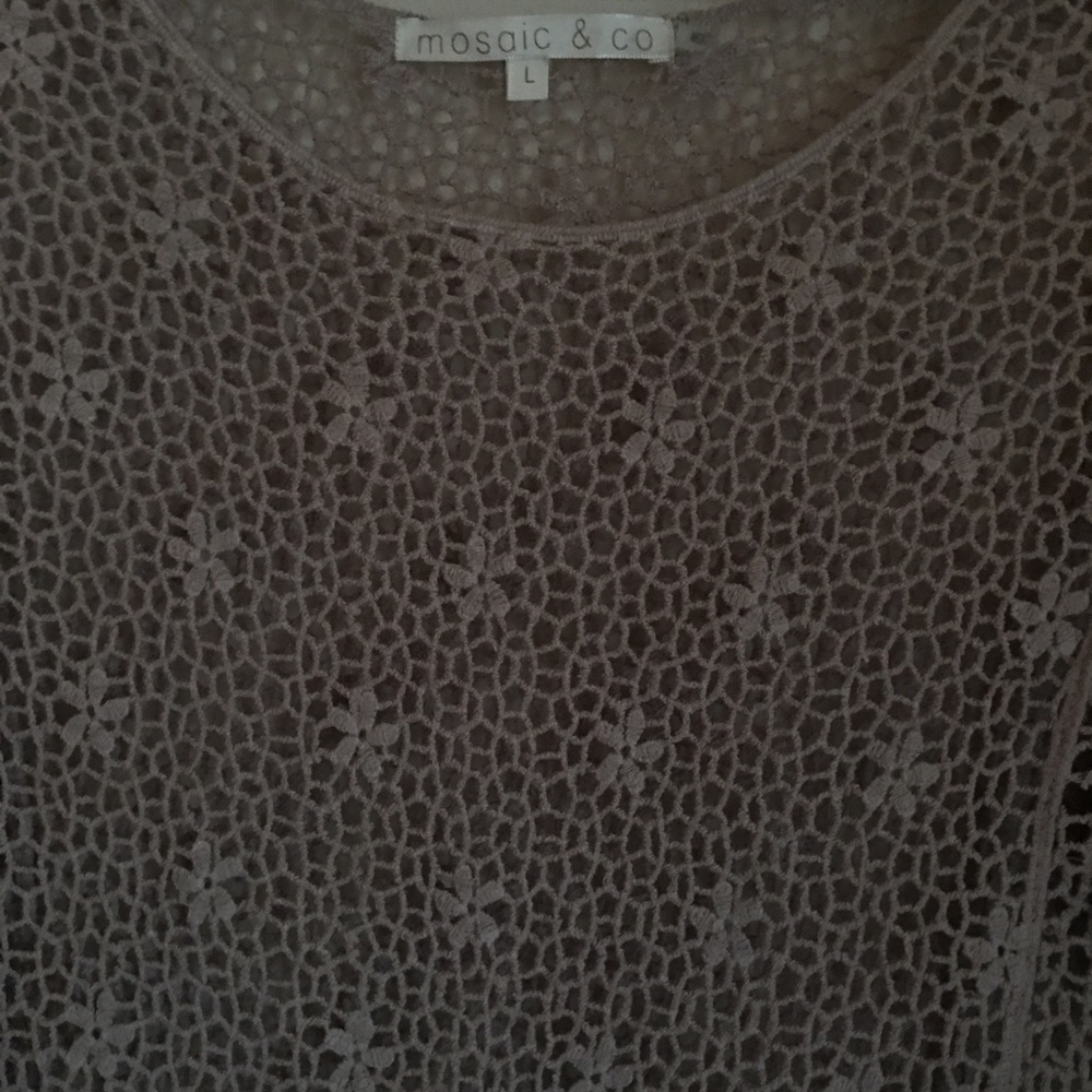 Mosaic &CO hi low crotchet top - Picture 2 of 3